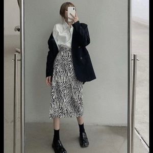 Leopard print maxi skirt